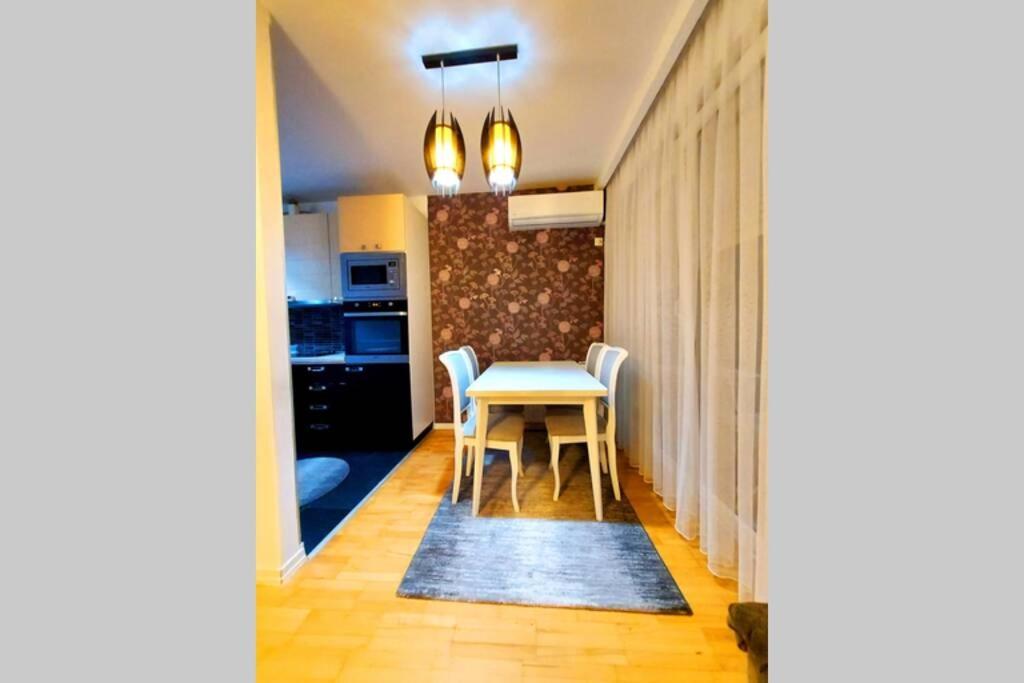 Apartment 13C プリシュティナ エクステリア 写真